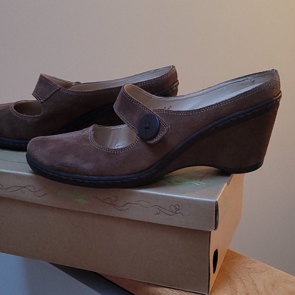 Strictly Comfort women's shoes